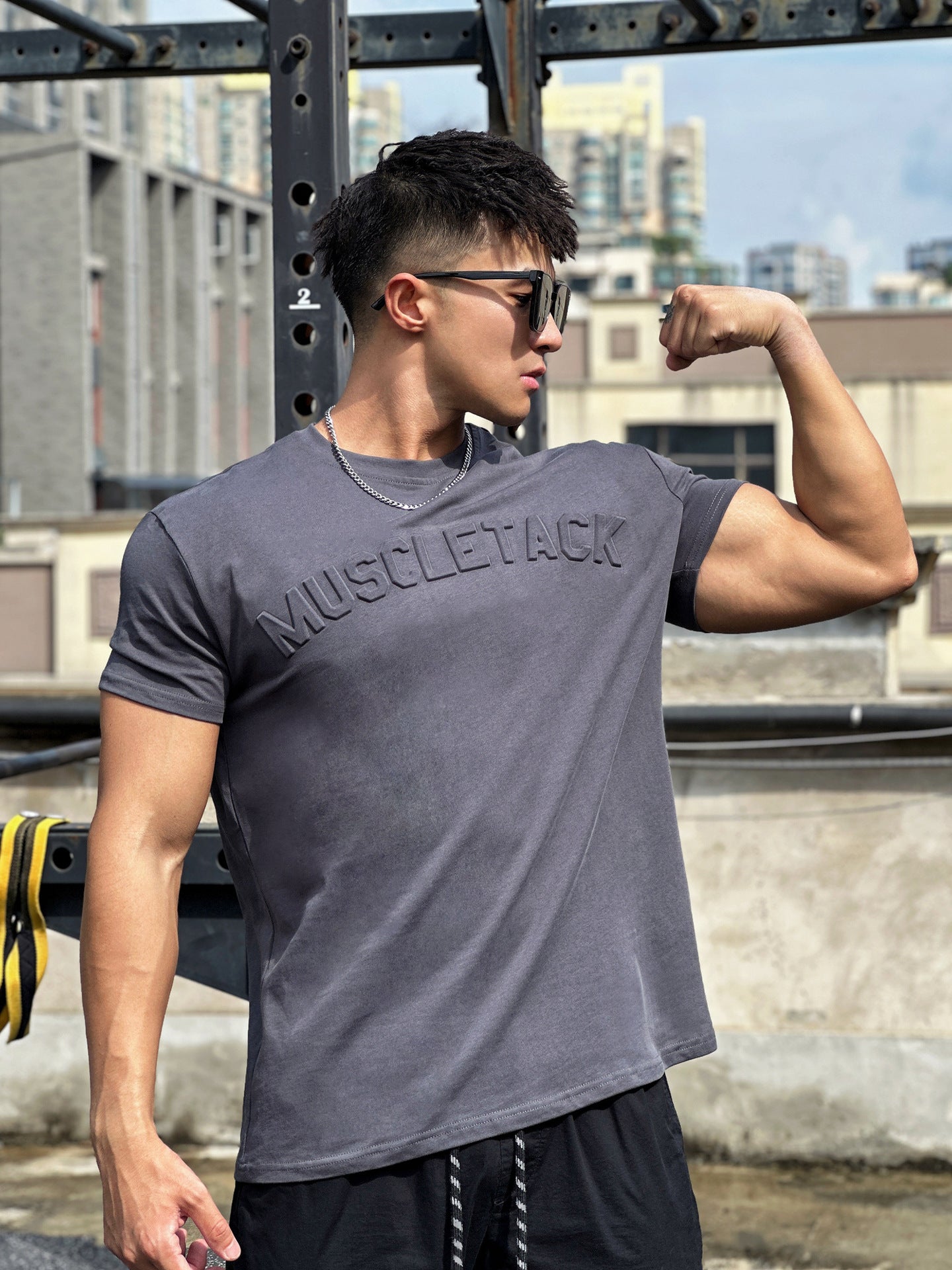 Men's sports loose cotton workout short sleeve T-shirt in various colors and sizes