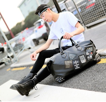 High quality thick PU leather gym bag with adjustable shoulder strap and multiple compartments for business and leisure use