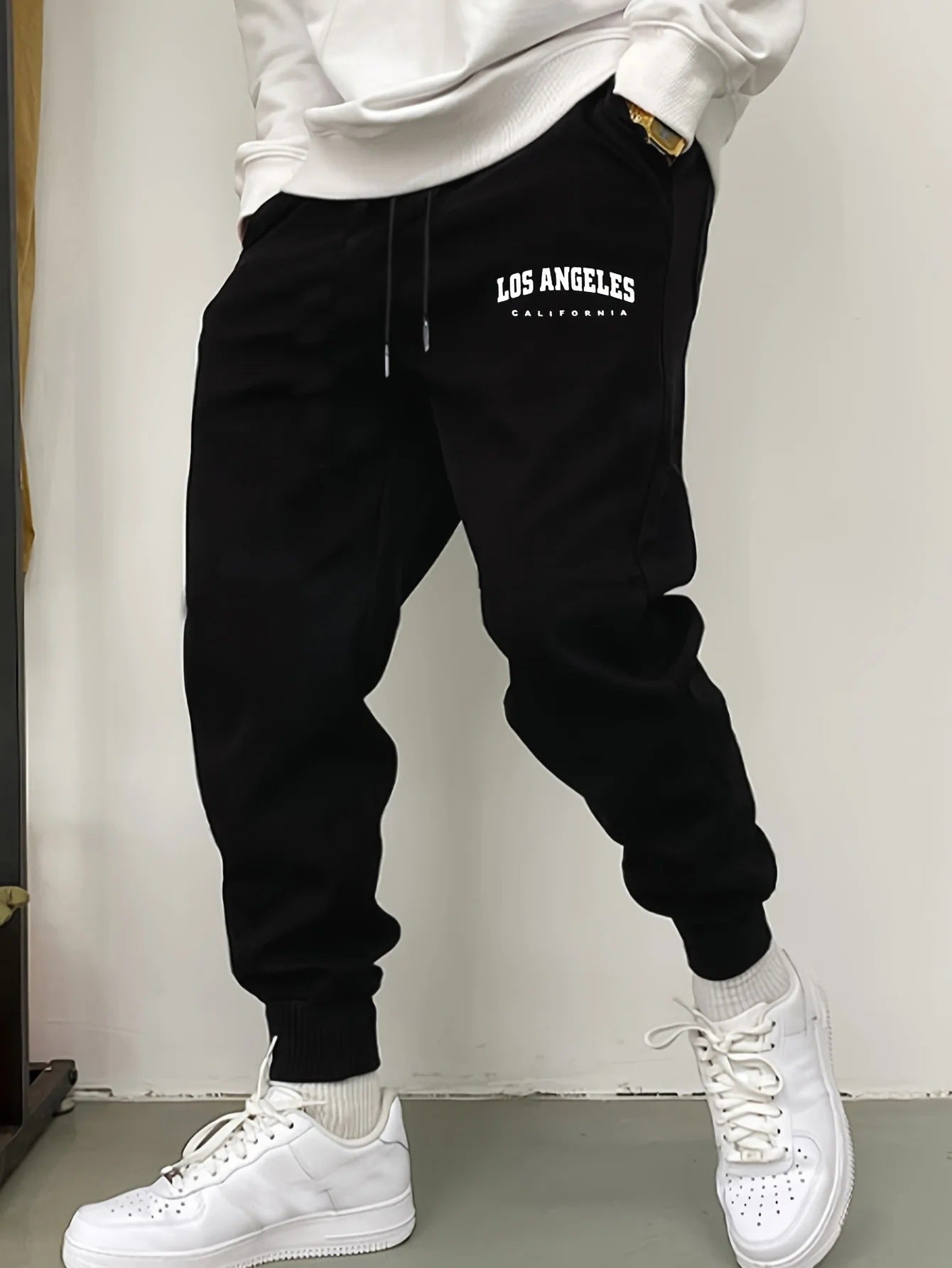 Urban Core Fleece Sweatpants – Straight-Leg Comfort Joggers
The ultimate staple for your daily