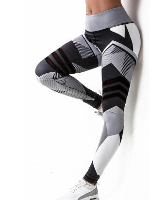After-Dark Glow Leggings – High-Fashion "Nine" Performance Pants