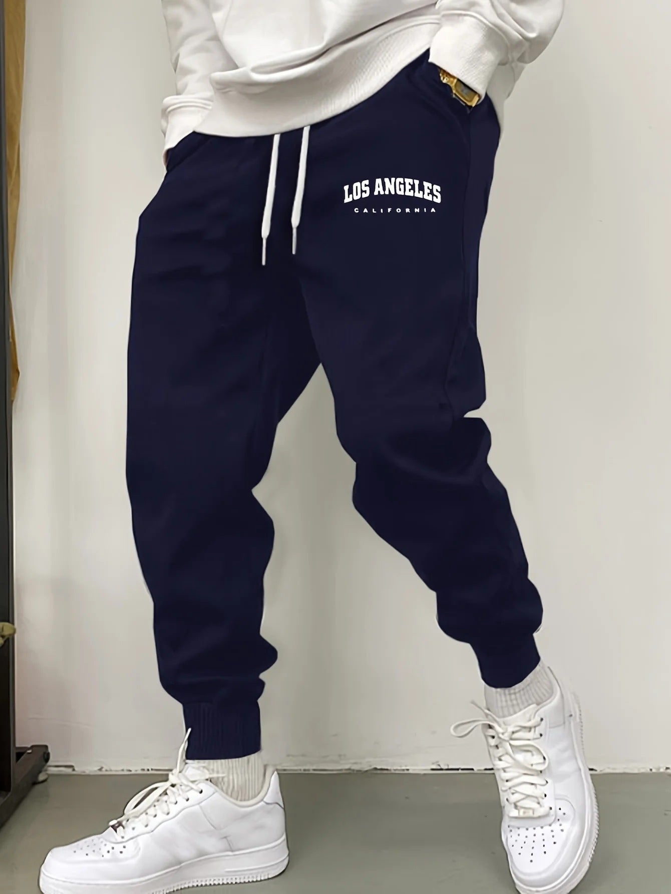 Urban Core Fleece Sweatpants – Straight-Leg Comfort Joggers
The ultimate staple for your daily