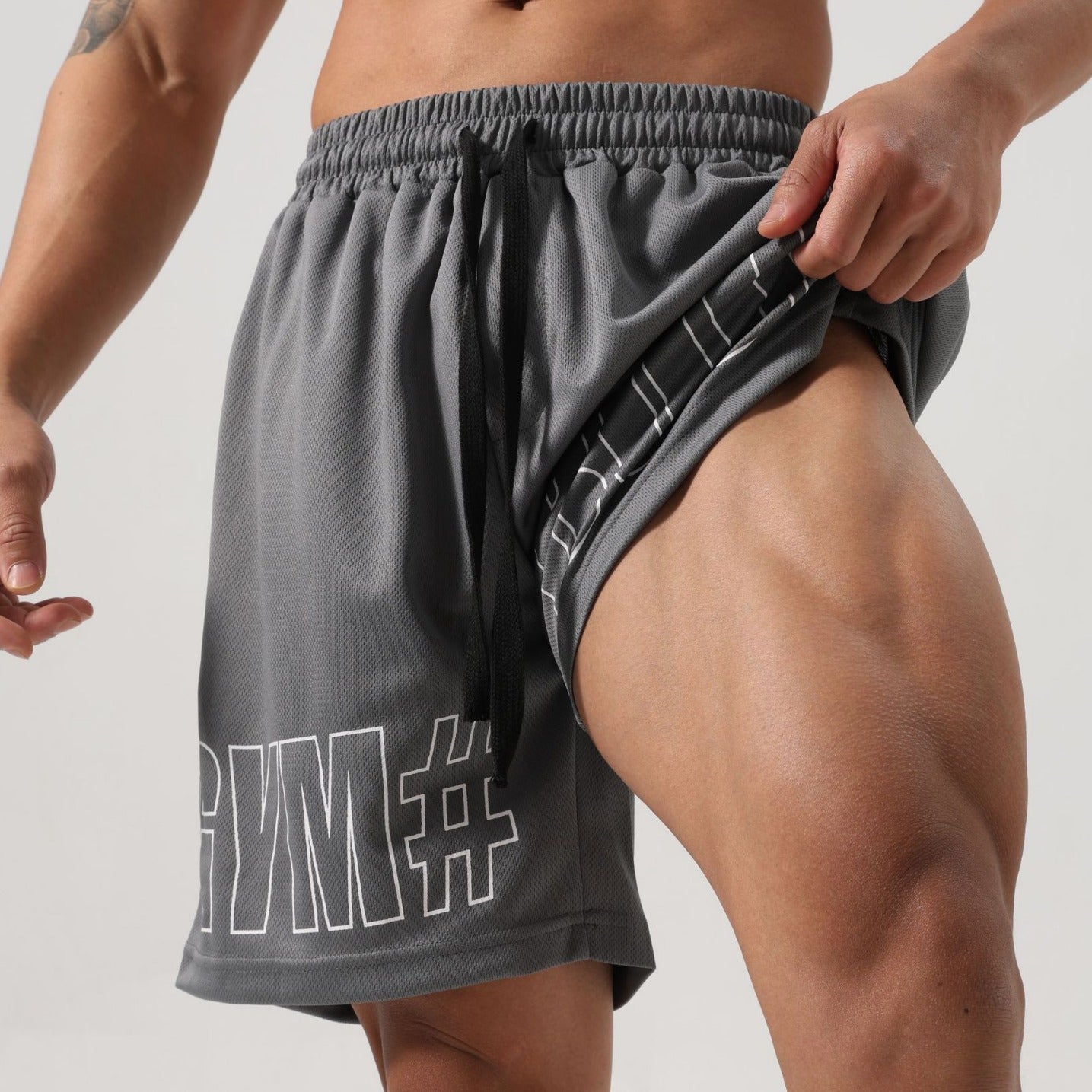 Men's fitness breathable ice silk shorts in mesh black color