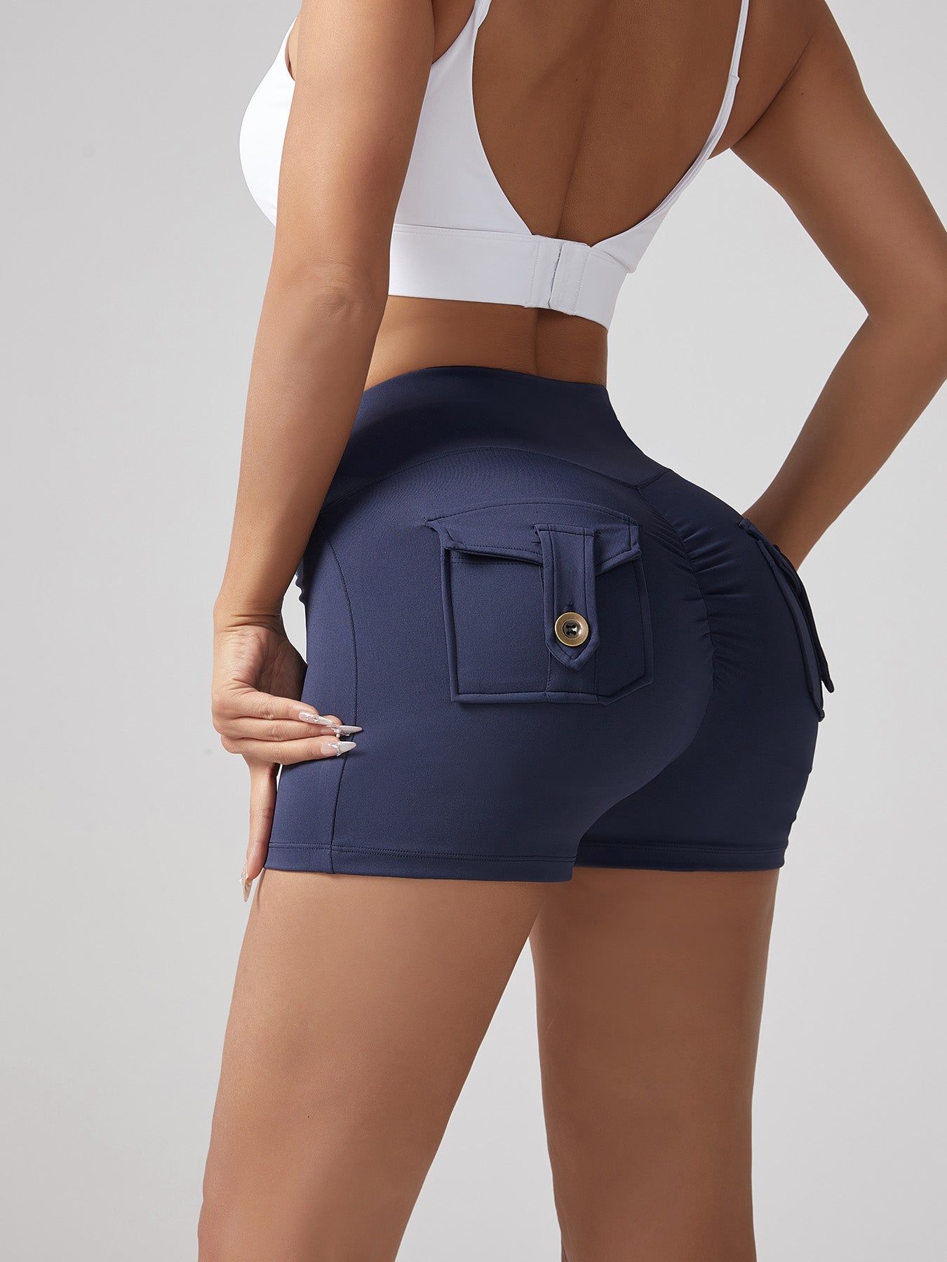 V‑Waist Women’s Workout Shorts – Stretch Pocket Button Peach‑Hip Fit