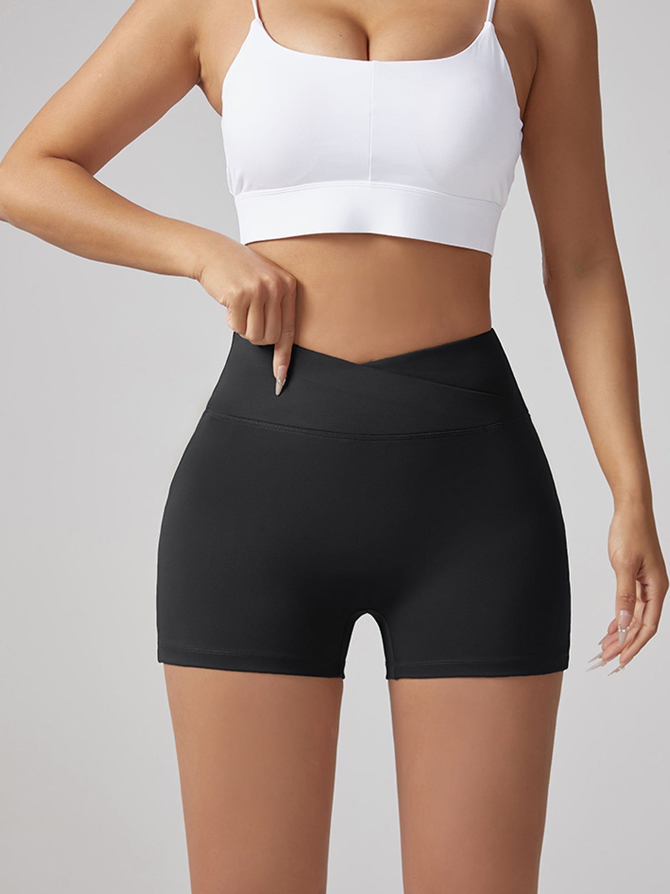 V‑Waist Women’s Workout Shorts – Stretch Pocket Button Peach‑Hip Fit