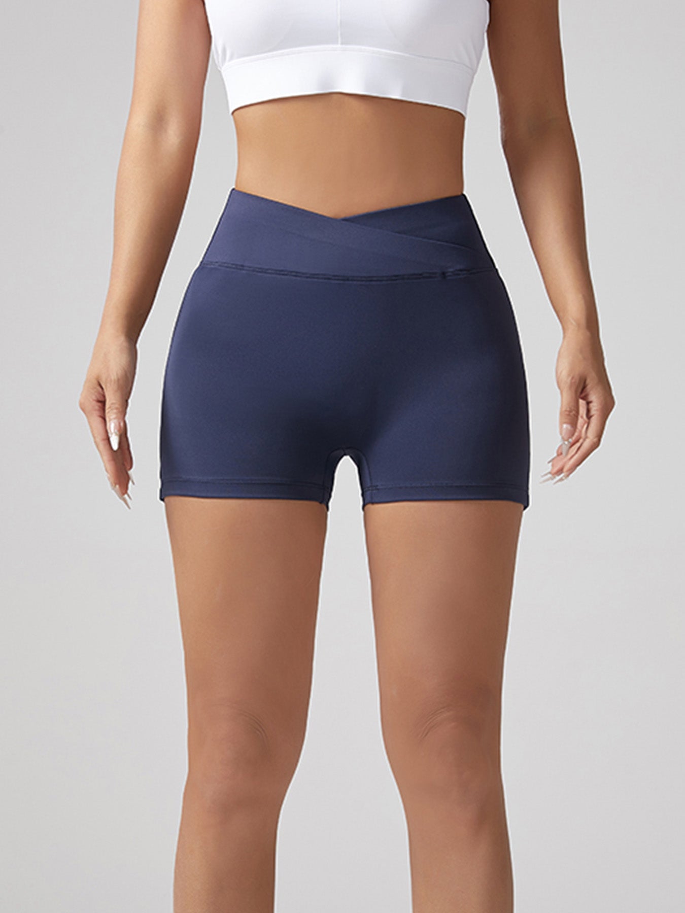 V‑Waist Women’s Workout Shorts – Stretch Pocket Button Peach‑Hip Fit