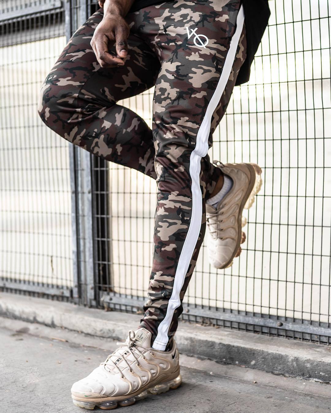 Men’s Stretch Camouflage Training Pants – Side Stripe Fit