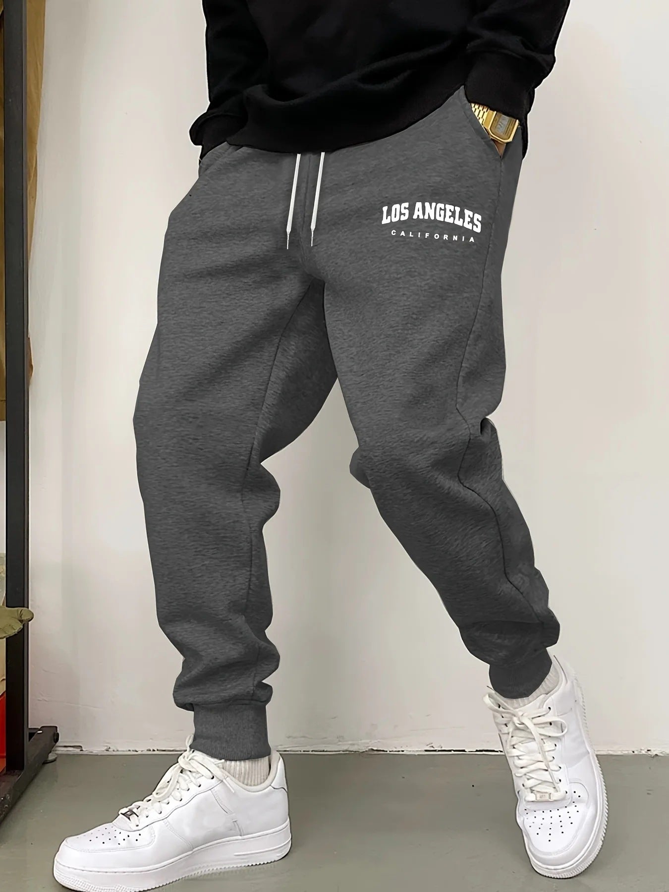 Urban Core Fleece Sweatpants – Straight-Leg Comfort Joggers
The ultimate staple for your daily