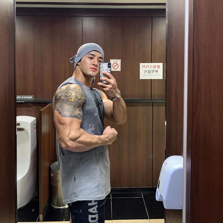 Men’s Sleeveless Cotton Gym Shirt – Muscle Fit Workout Vest